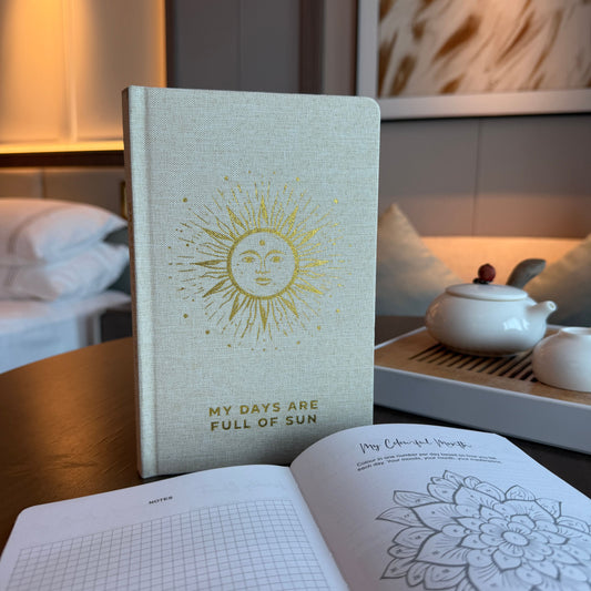 🌞 Ivory Gratitude Journal – 120 Pages with Gold Lining